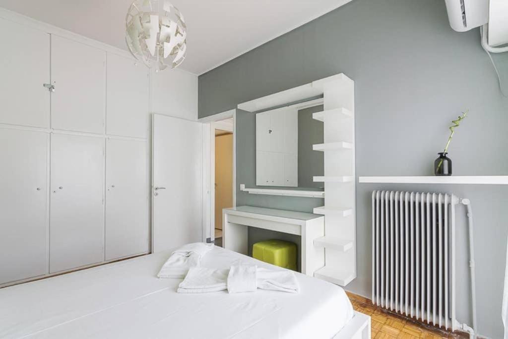Apartmán Sunlit 2Br Oasis In Metaxourghio 3Min From Metro Atény Exteriér fotografie