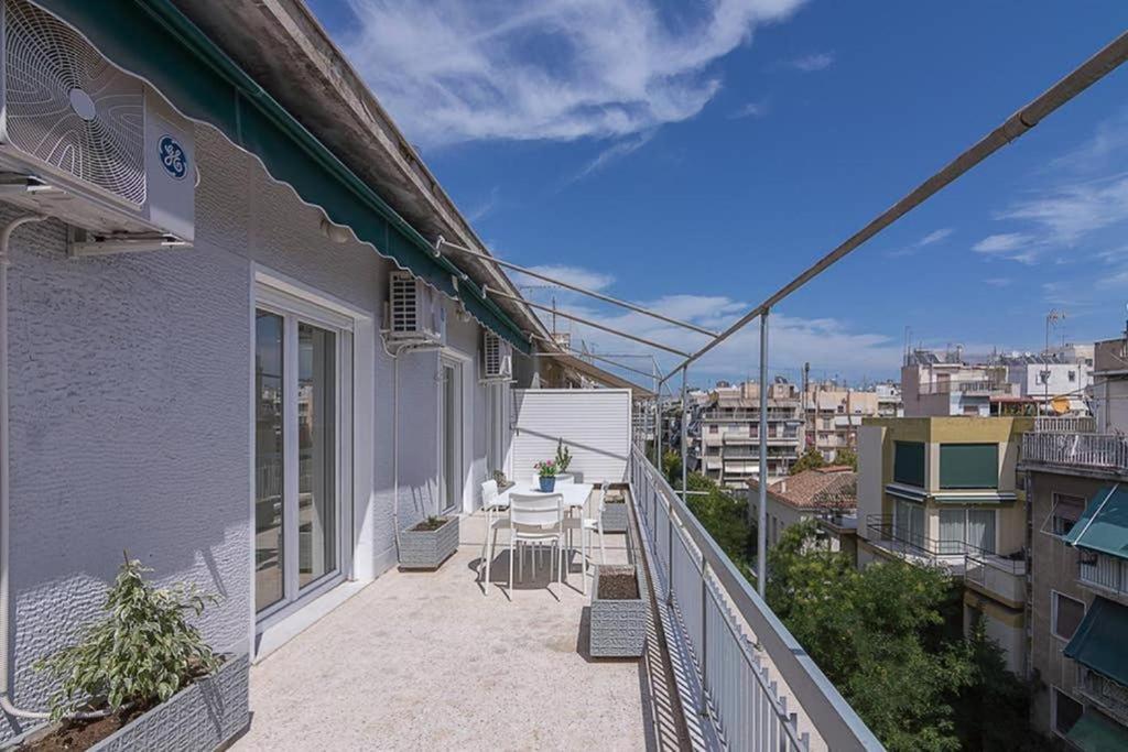 Apartmán Sunlit 2Br Oasis In Metaxourghio 3Min From Metro Atény Exteriér fotografie