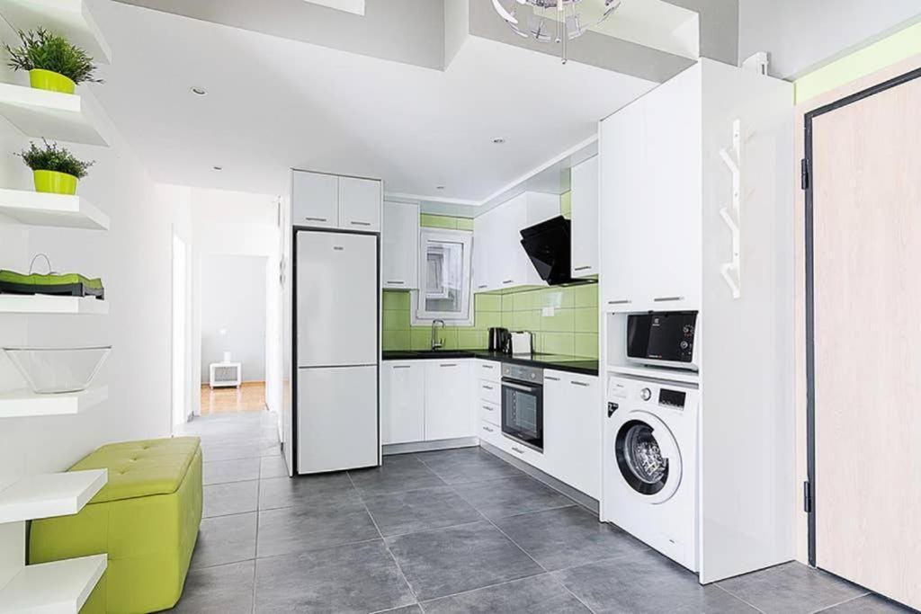 Apartmán Sunlit 2Br Oasis In Metaxourghio 3Min From Metro Atény Exteriér fotografie