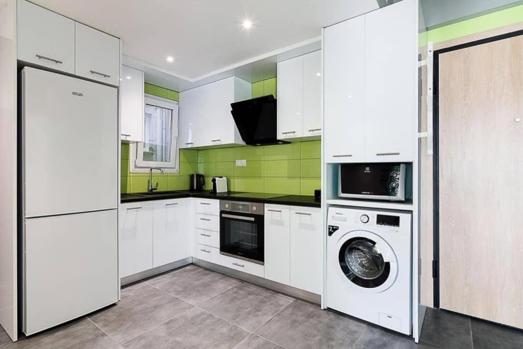 Apartmán Sunlit 2Br Oasis In Metaxourghio 3Min From Metro Atény Exteriér fotografie