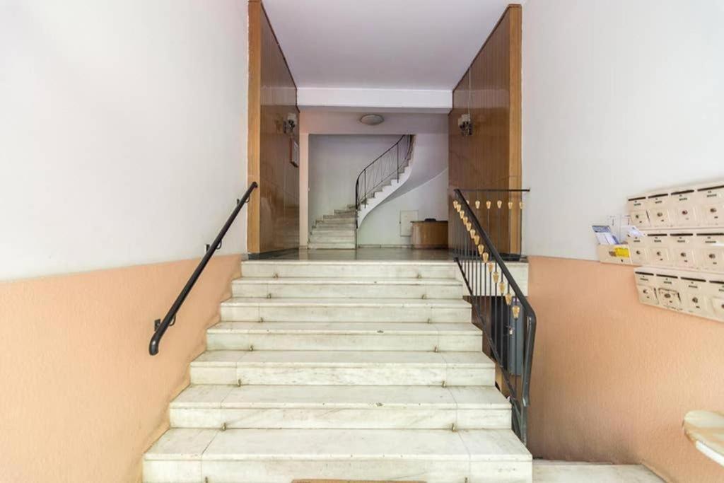 Apartmán Sunlit 2Br Oasis In Metaxourghio 3Min From Metro Atény Exteriér fotografie