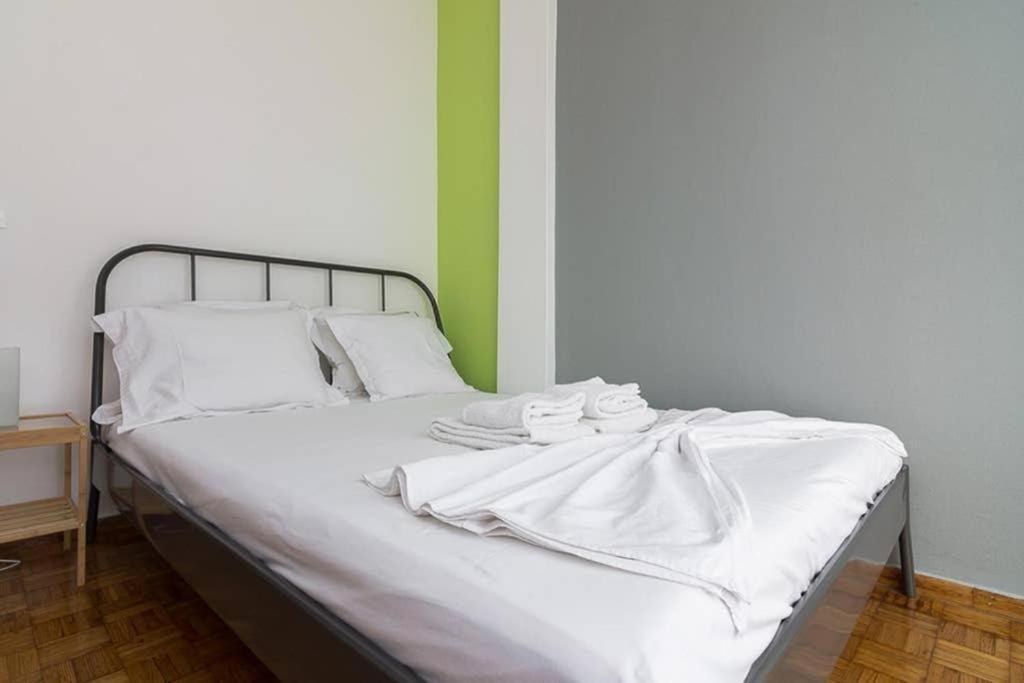 Apartmán Sunlit 2Br Oasis In Metaxourghio 3Min From Metro Atény Exteriér fotografie